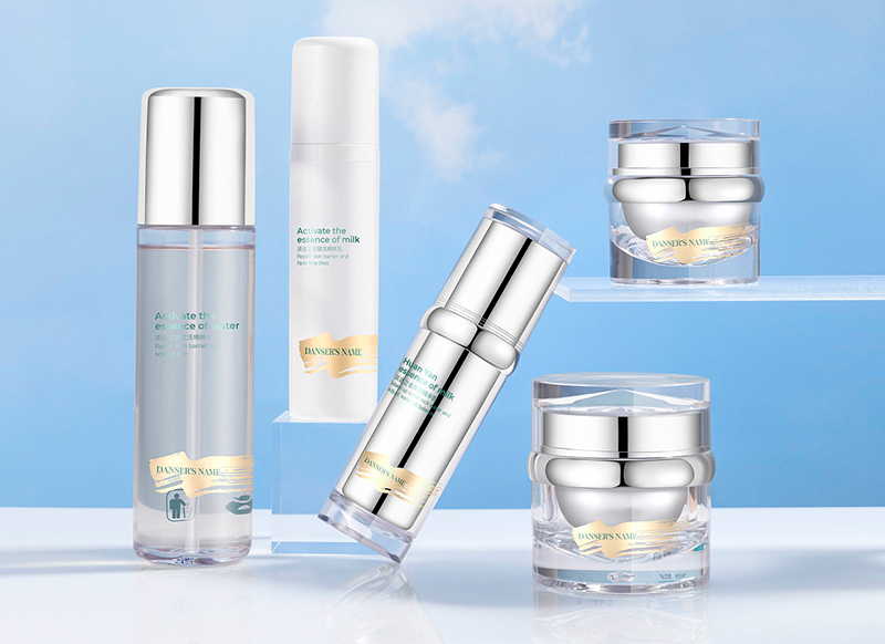 寶潔與屈臣氏共同研發全新護膚品牌AiO 寶潔與屈臣氏共同研發全新護膚品牌AiO