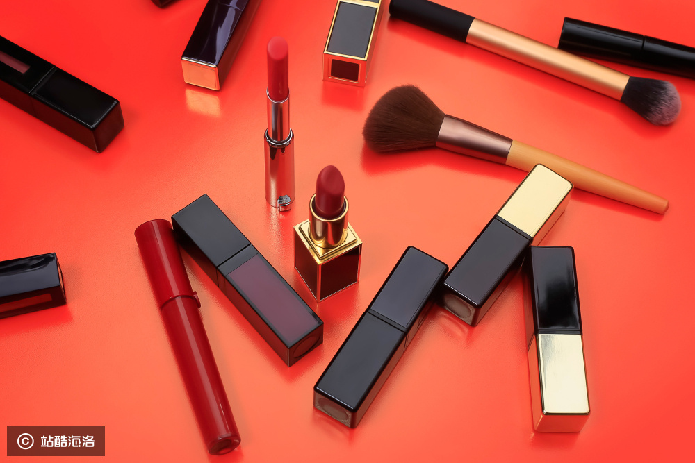 “顏值經(jīng)濟(jì)”撬動(dòng)中國(guó)化妝品市場(chǎng) “顏值經(jīng)濟(jì)”撬動(dòng)中國(guó)化妝品市場(chǎng)