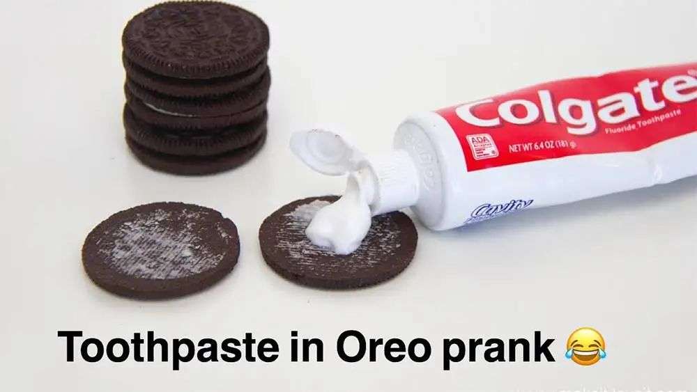 再也不用「擠牙膏」，高露潔換上的「潤滑劑」包裝，讓牙膏從此一滴不剩