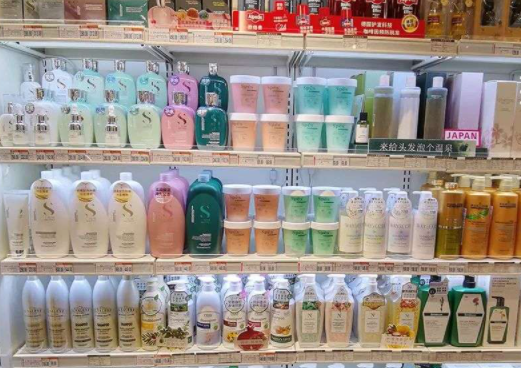 這屆年輕人,還在為買洗發水頭疼 這屆年輕人,還在為買洗發水頭疼